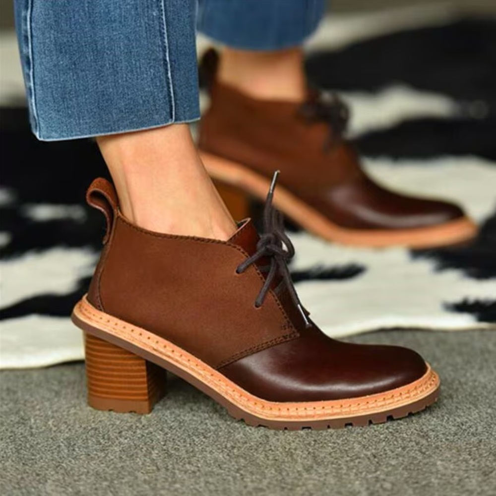 NWOB Clarks Trace Glow Boot Dark Tan Leather size 10